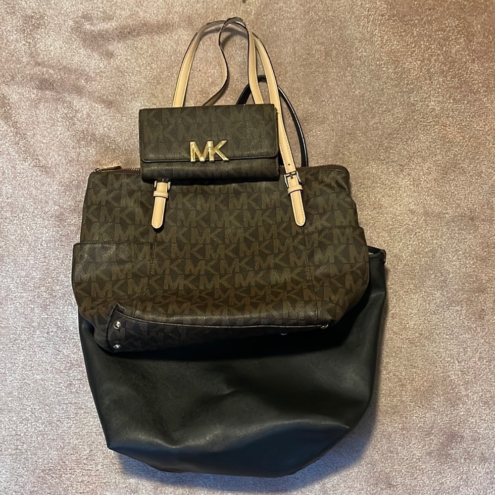 (2) Authentic Michael Kors purses & Wallet